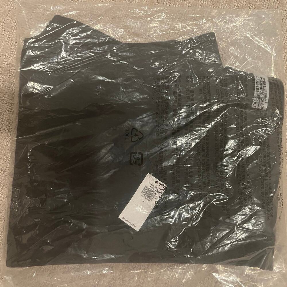 Old Navy Rockstar Skinny midrise jegging black NWT 14